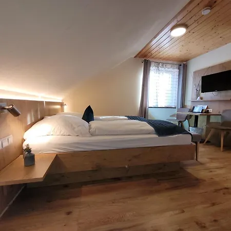 Stahlecker Hof 3*